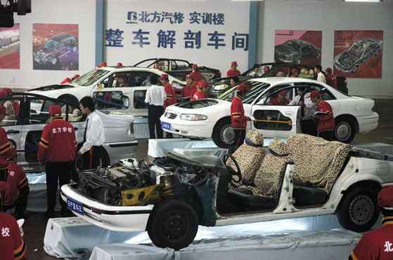 整車(chē)解剖車(chē)間