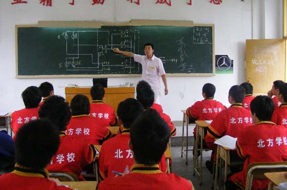 理論課是實(shí)踐課的基礎(chǔ)