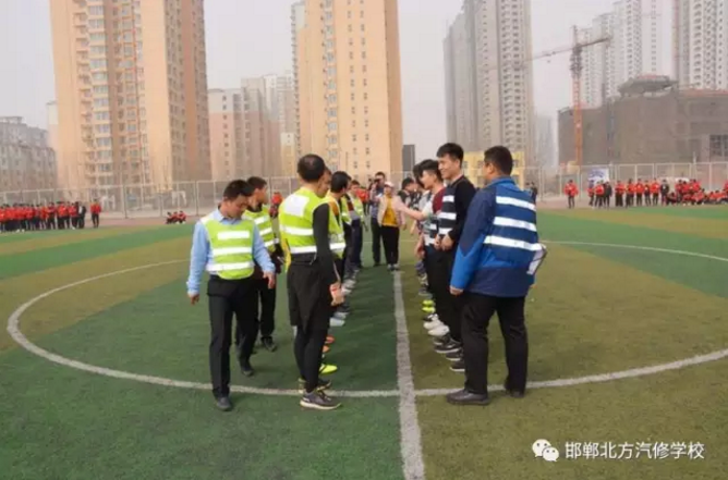 邯鄲北方汽修學校足球賽