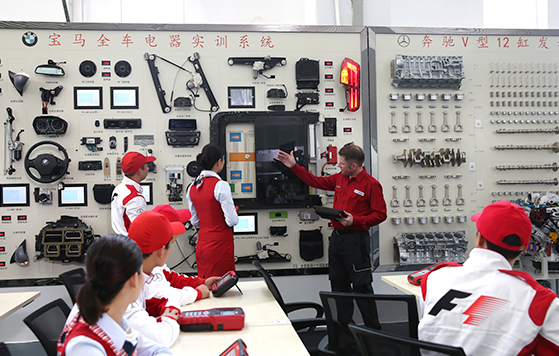 寶馬全車電器實訓(xùn)系統(tǒng).jpg